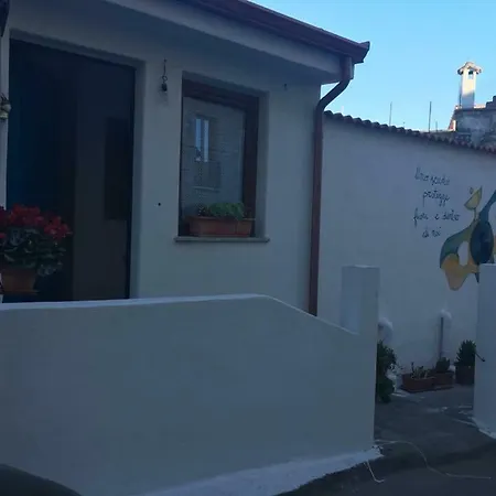 Pedrales Guest house *