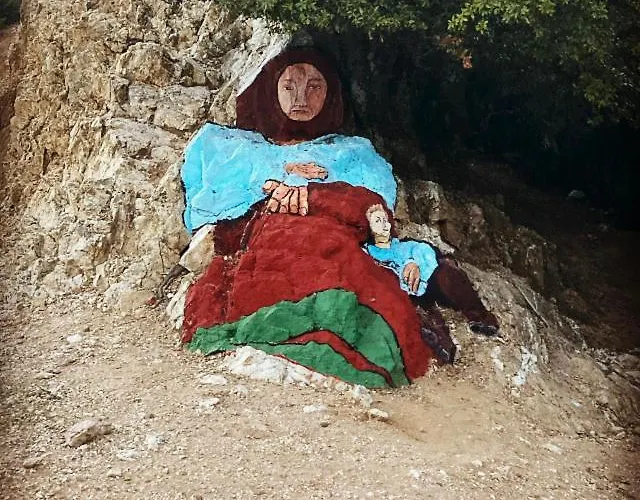 Pensión Pedrales 3*